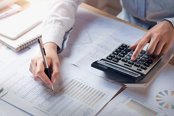 Exploring the Thriving Accounting Industry in the UAE: Opportunities for Accounting and Bookkeeping Firms